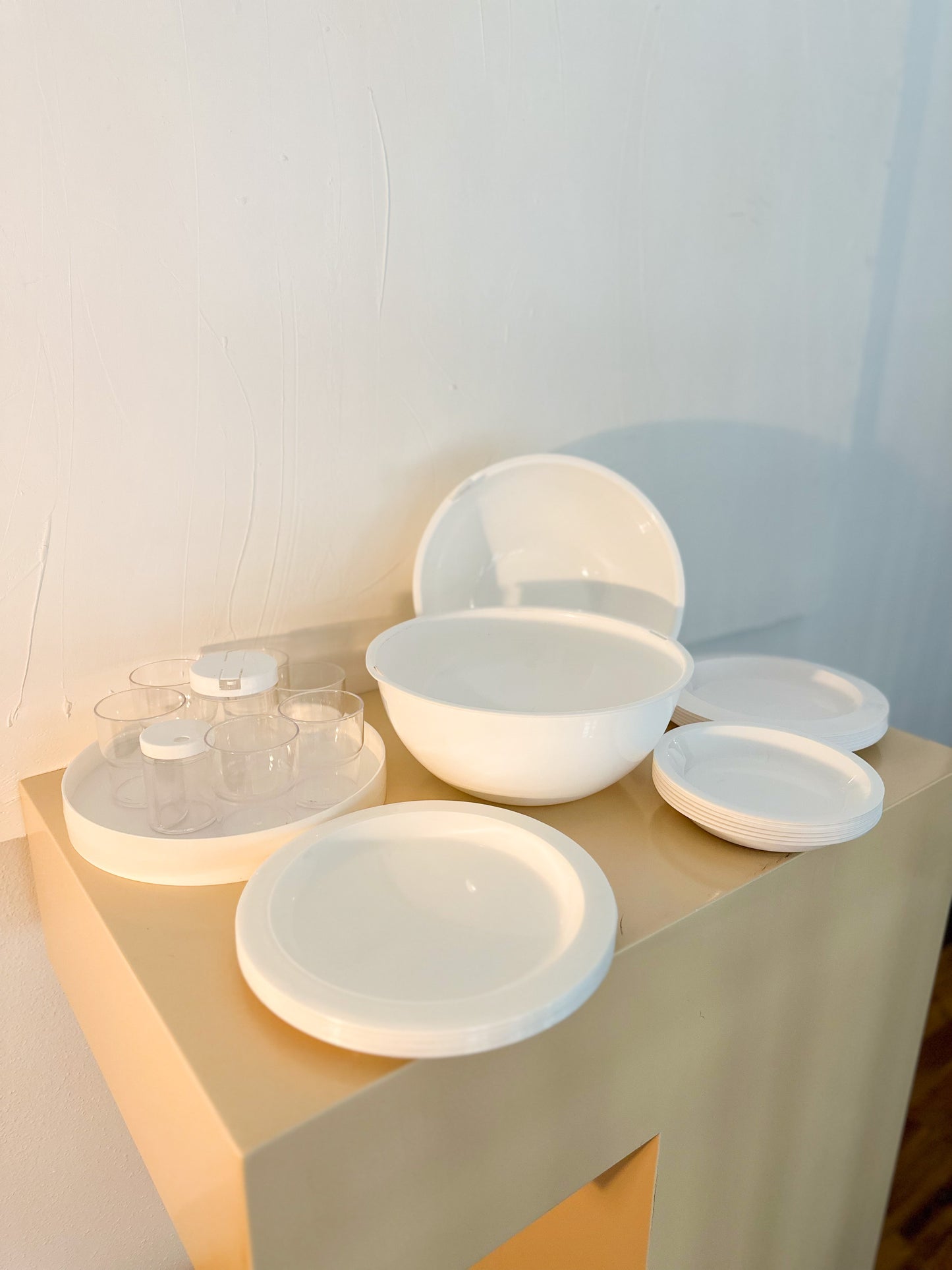 1970s “Picboll” Picnic Set in the Style of Guzzini, Service for 6