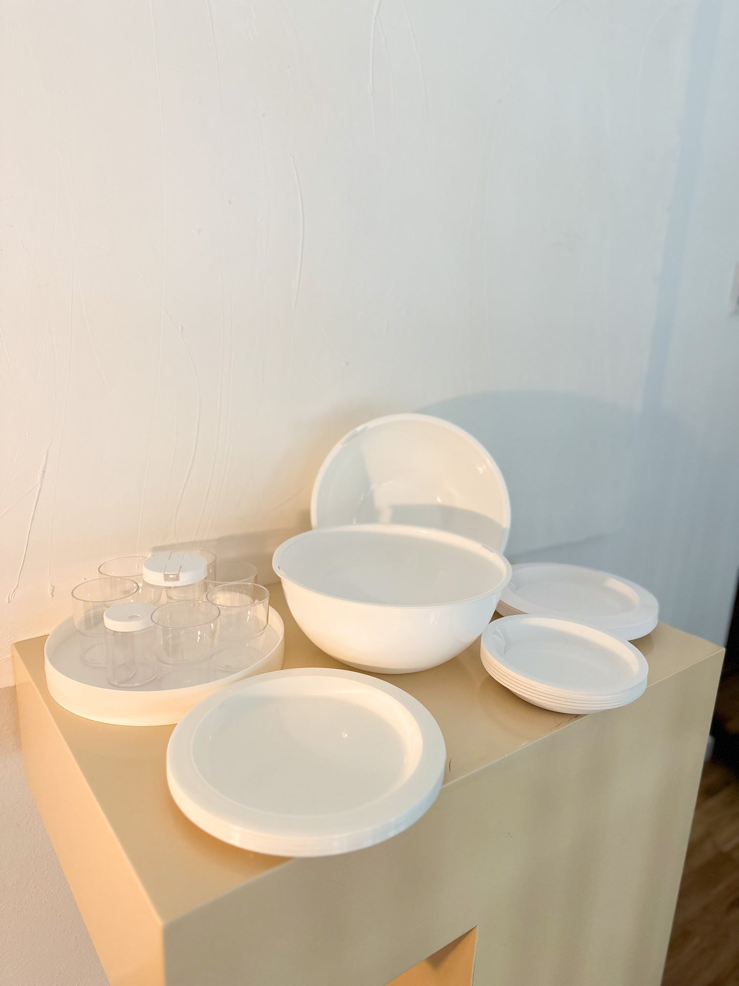 1970s “Picboll” Picnic Set in the Style of Guzzini, Service for 6