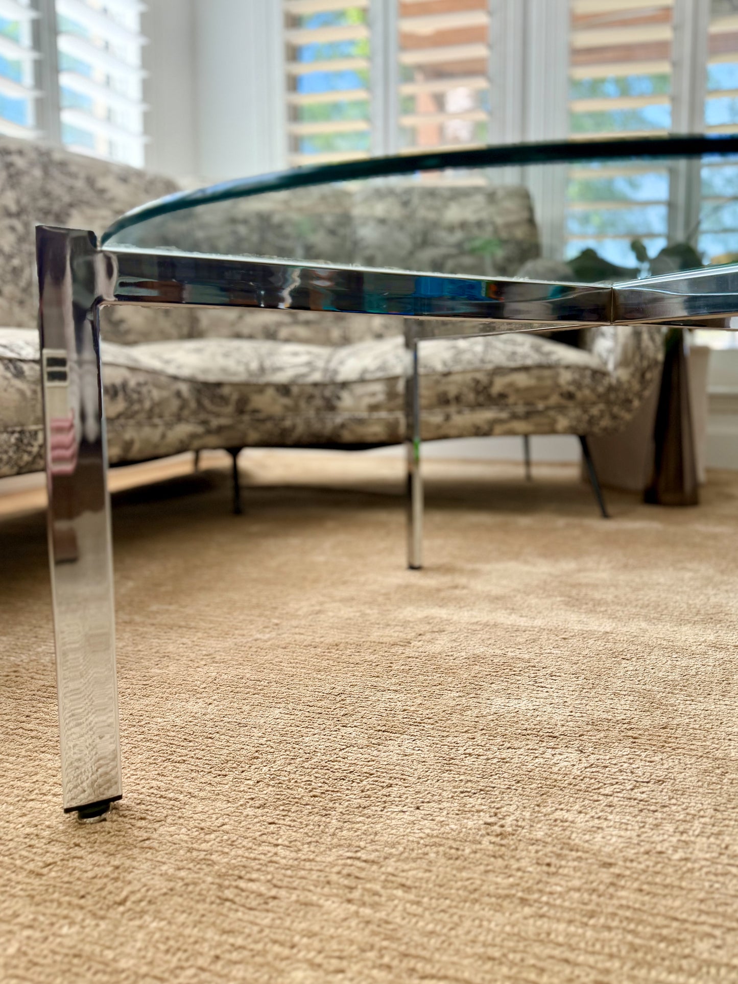 1970s Round Glass and Chrome Coffee Table by Milo Baughman