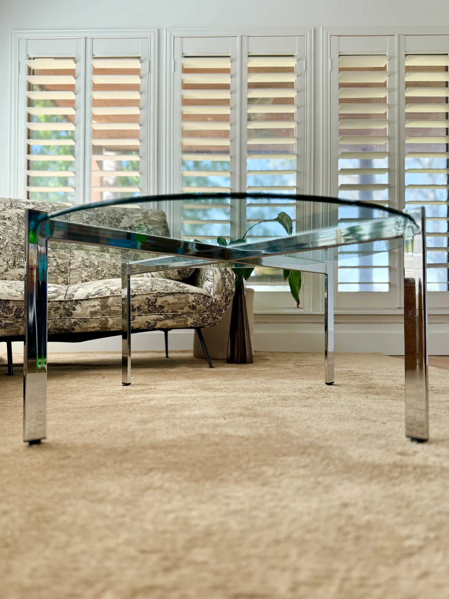 1970s Round Glass and Chrome Coffee Table by Milo Baughman
